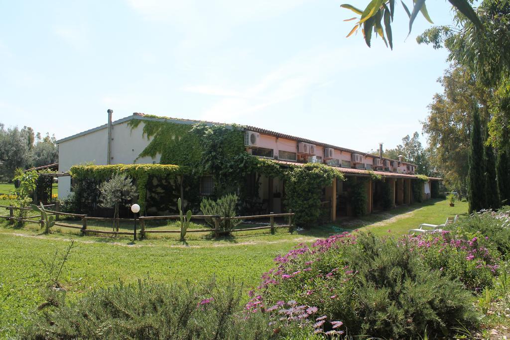 Borgo S.Maria Di Vulci Guest House มอนตัลโต ดิ กัสโตร ภายนอก รูปภาพ
