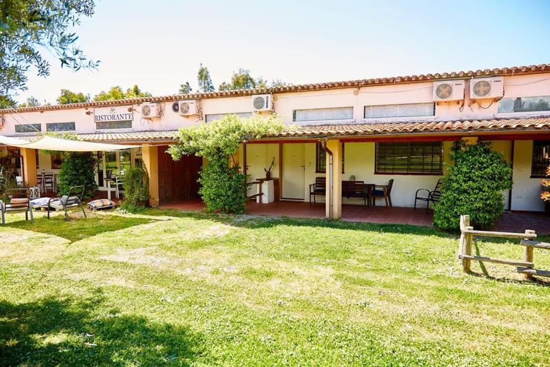 Borgo S.Maria Di Vulci Guest House มอนตัลโต ดิ กัสโตร ภายนอก รูปภาพ